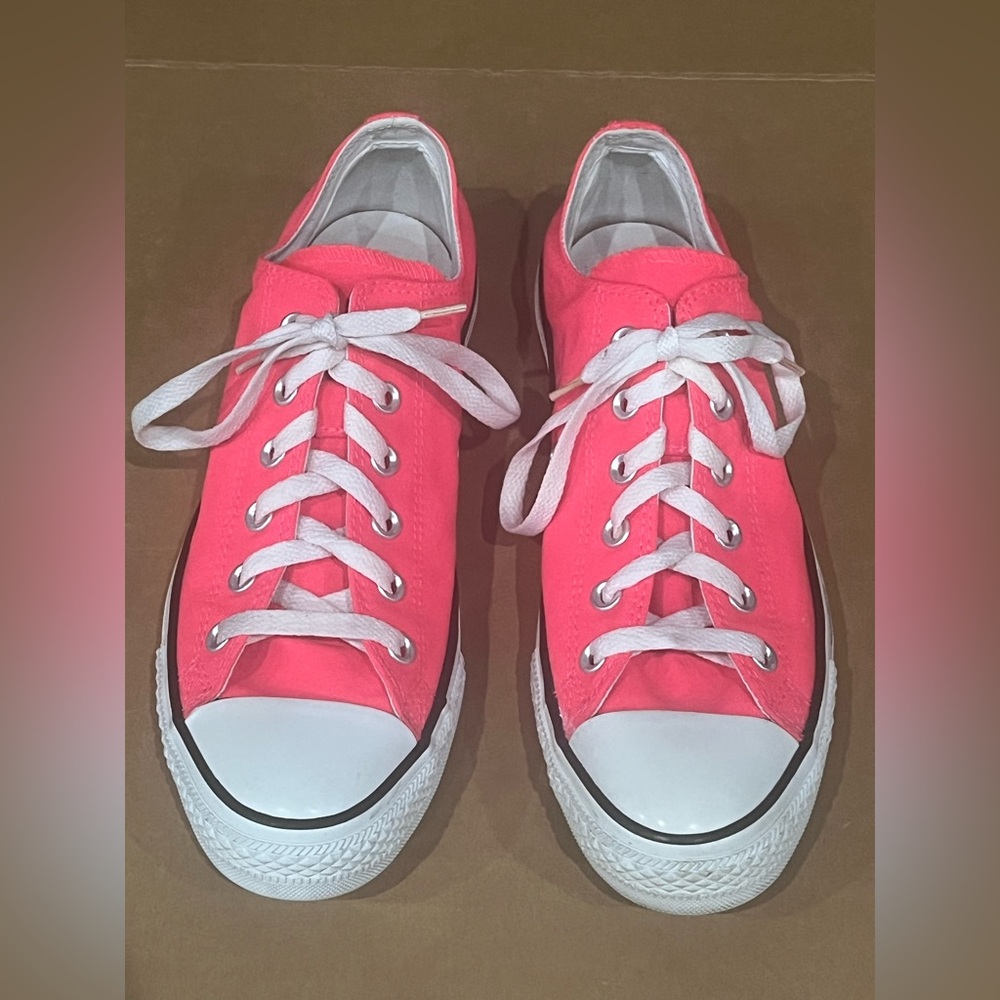 Converse Low Top All Star Magenta/Bubble‎ Gum Pink Shoes.